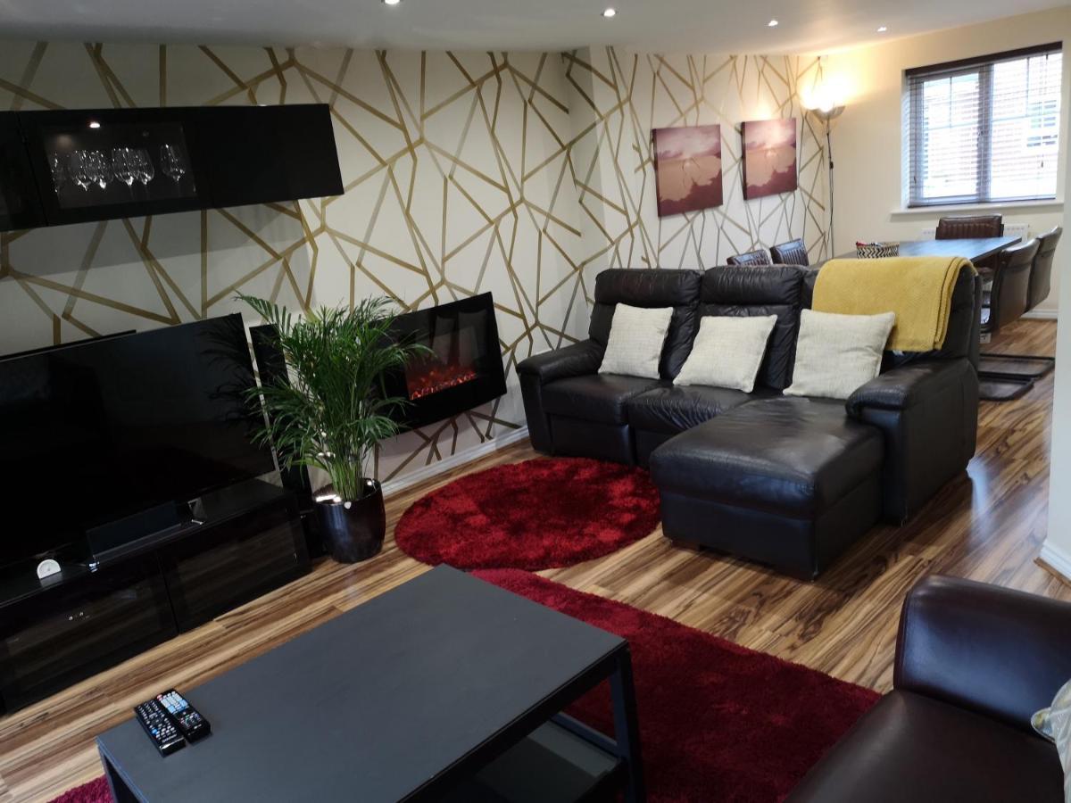 Nightingale Gardens - 4 Bed Detached House - Manchester Apartment Екстериор снимка