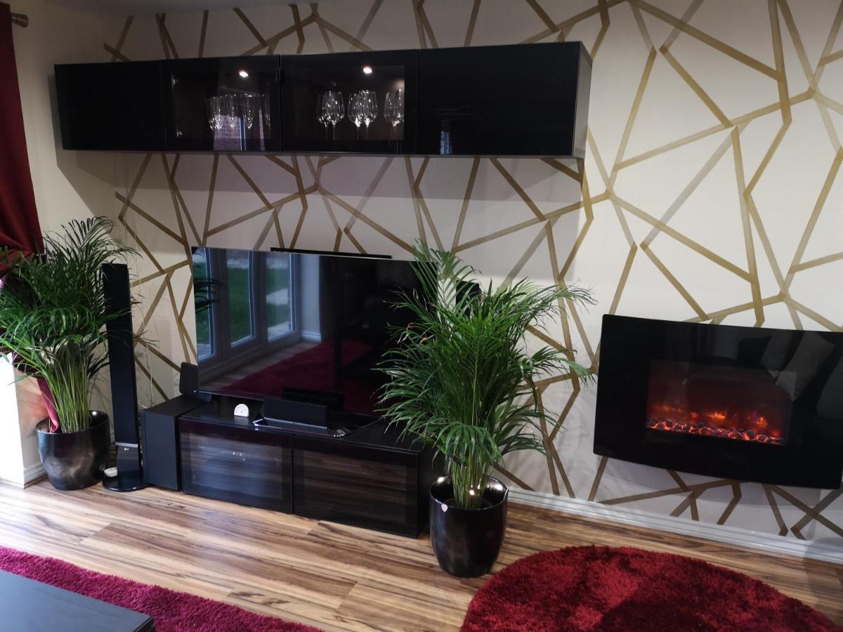 Nightingale Gardens - 4 Bed Detached House - Manchester Apartment Екстериор снимка