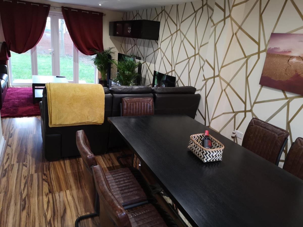 Nightingale Gardens - 4 Bed Detached House - Manchester Apartment Екстериор снимка