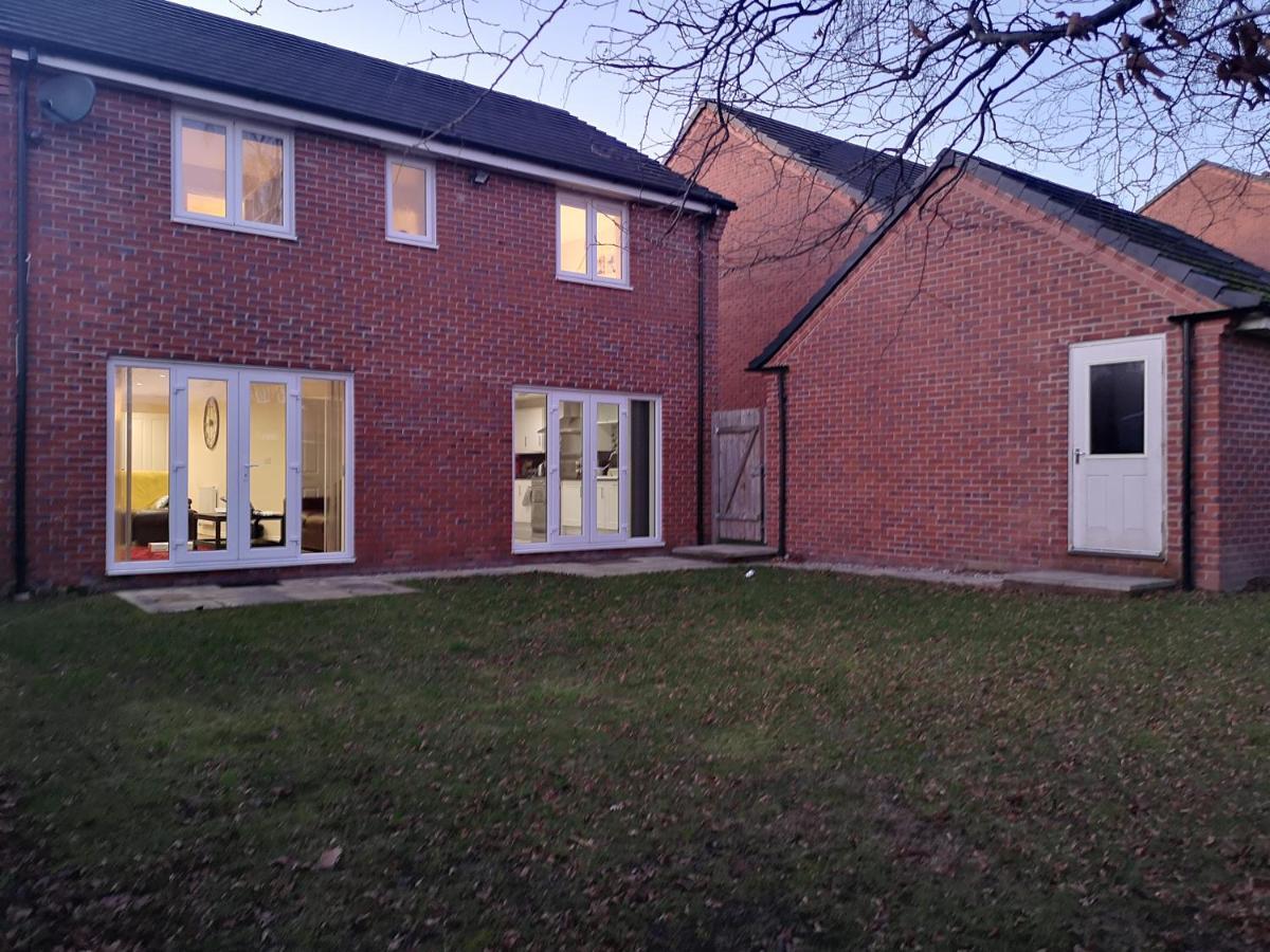 Nightingale Gardens - 4 Bed Detached House - Manchester Apartment Екстериор снимка