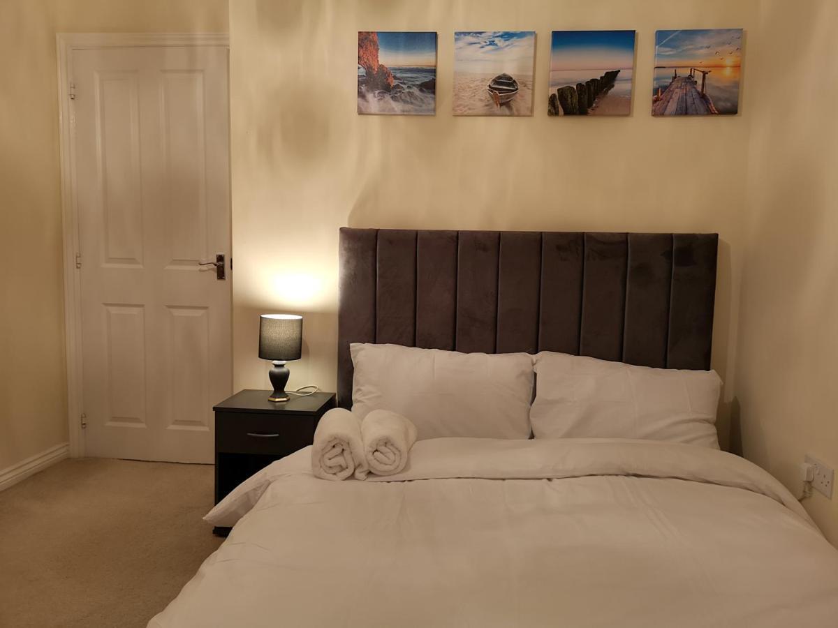 Nightingale Gardens - 4 Bed Detached House - Manchester Apartment Екстериор снимка