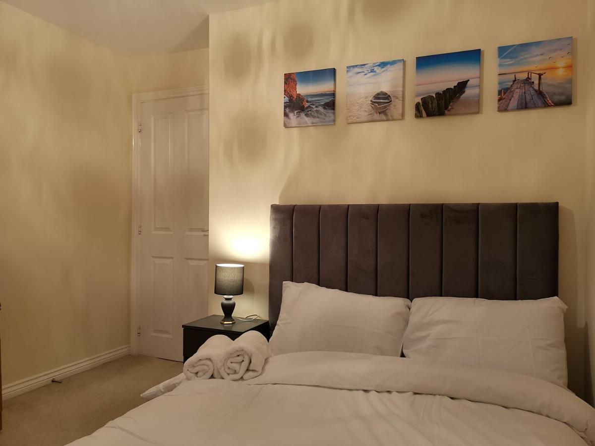 Nightingale Gardens - 4 Bed Detached House - Manchester Apartment Екстериор снимка
