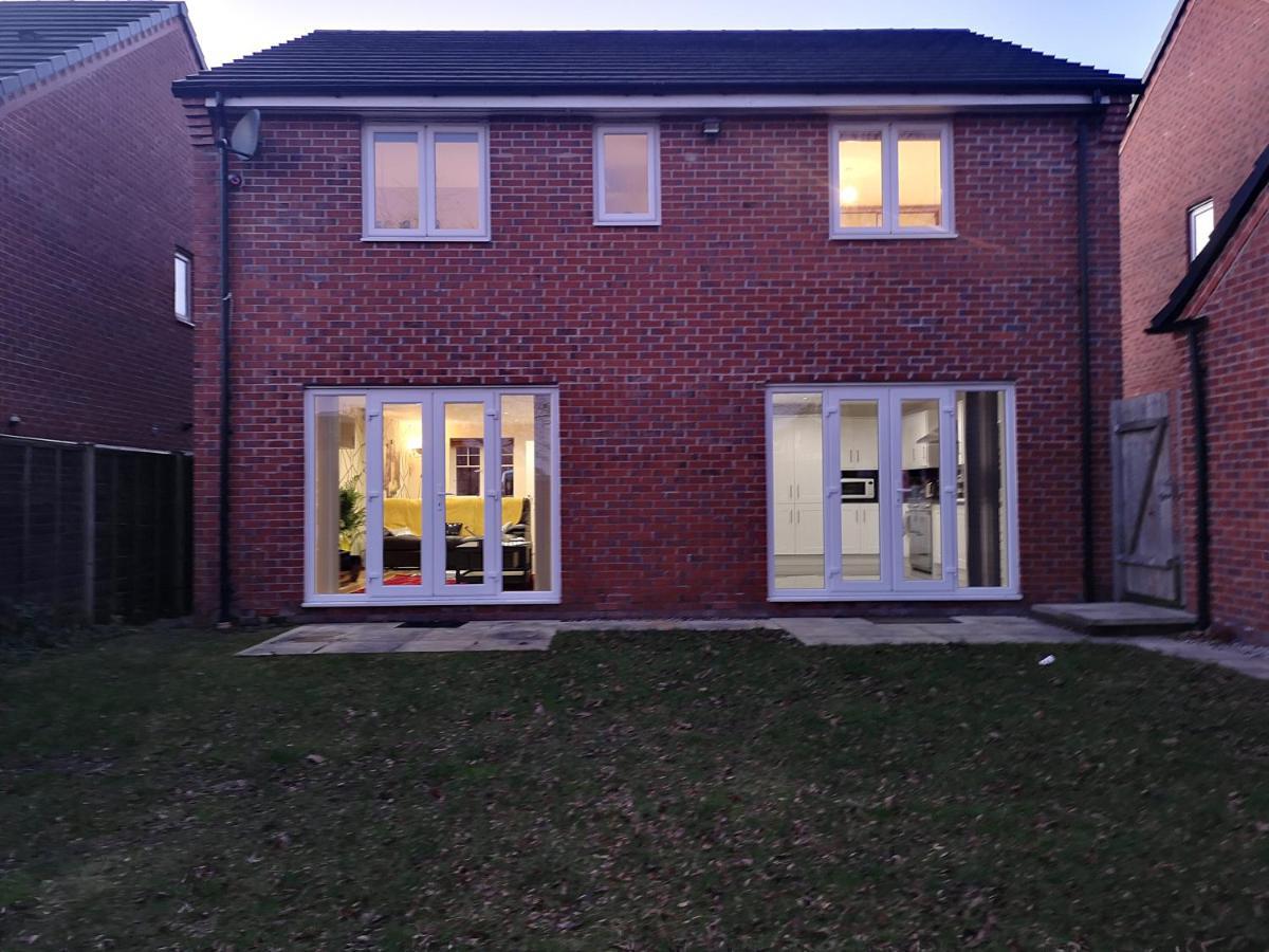 Nightingale Gardens - 4 Bed Detached House - Manchester Apartment Екстериор снимка