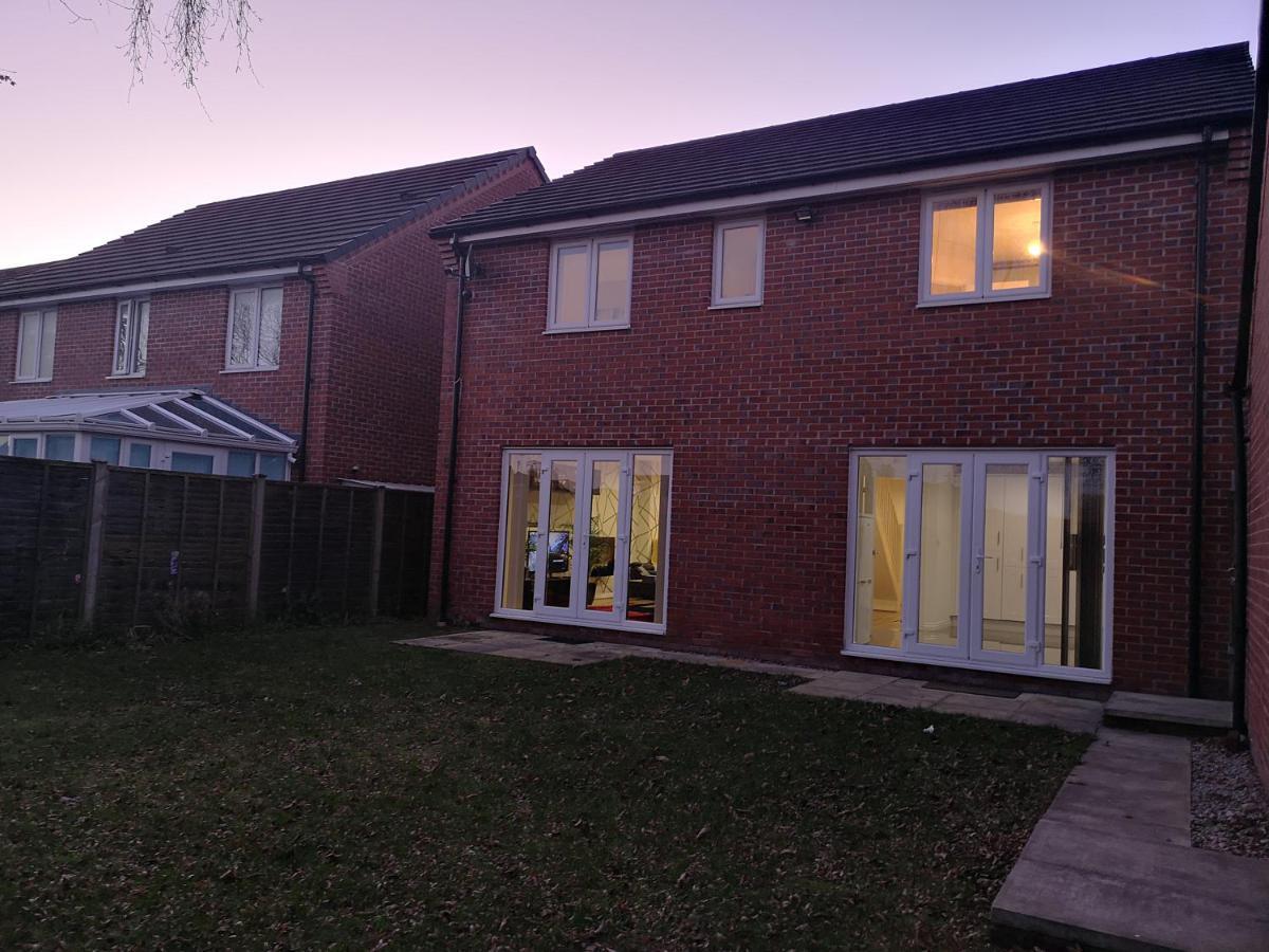 Nightingale Gardens - 4 Bed Detached House - Manchester Apartment Екстериор снимка